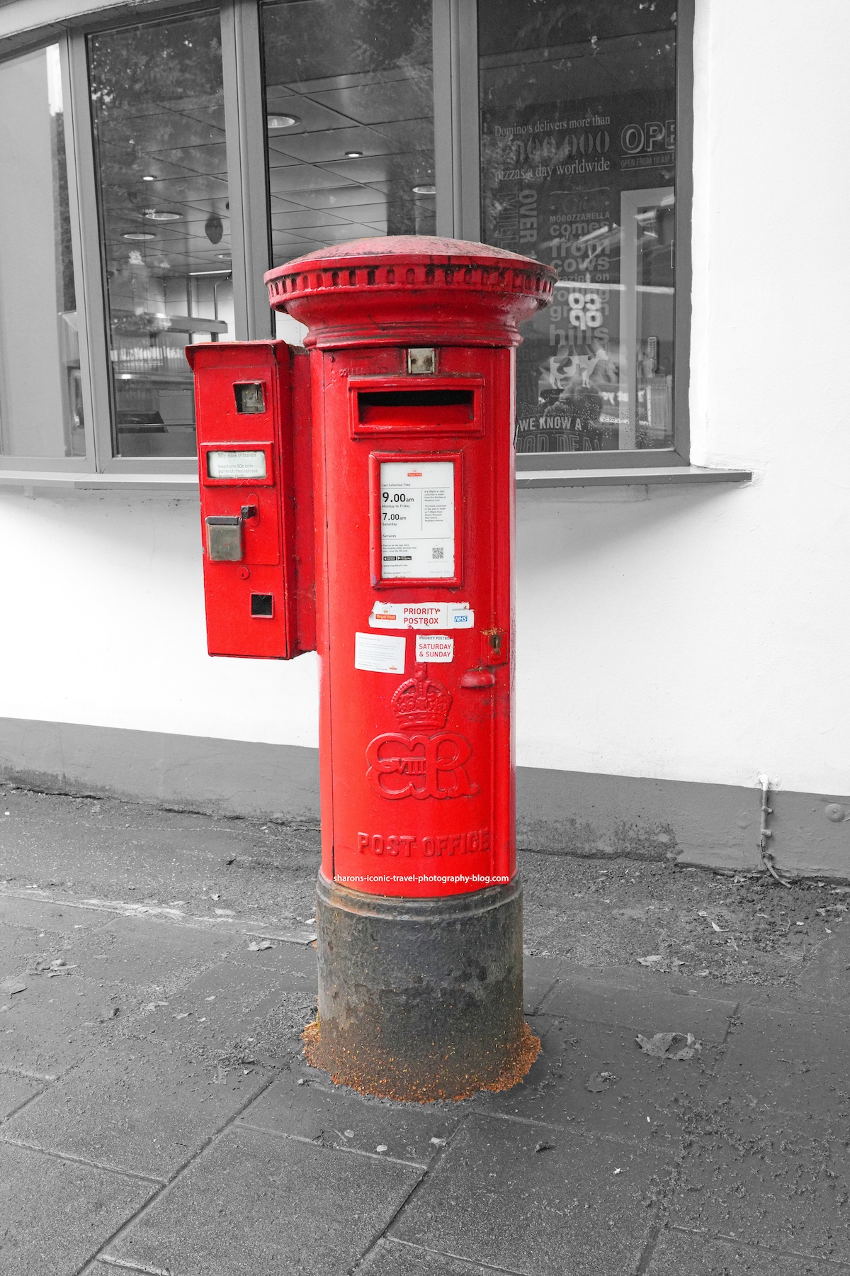 Edward VIII Post Box – Sharon's Iconic Travel Photography Blog